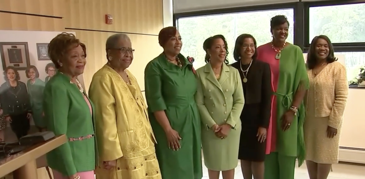 You are currently viewing Trailblazing Achievement: Alpha Kappa Alpha Pioneers First Sorority-Backed Credit Union
