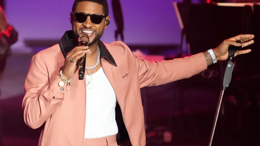 Read more about the article Usher’s Music Catalog Surges as Super Bowl Halftime Headlining Announcement Sparks Excitement